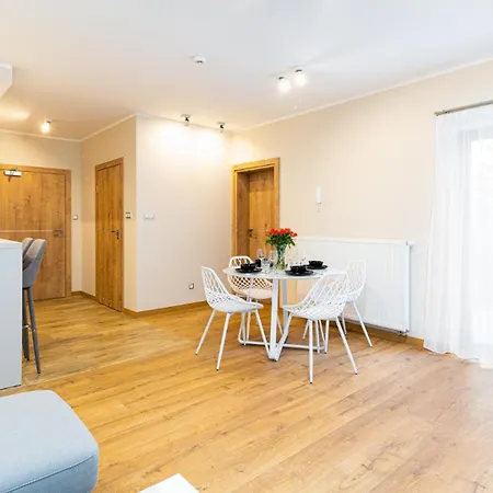 Wonder - Z Tarasami Lub Balkonami, Blisko Kompleksu Narciarskiego Arena I Kosciola Wang 아파트 카르파츠